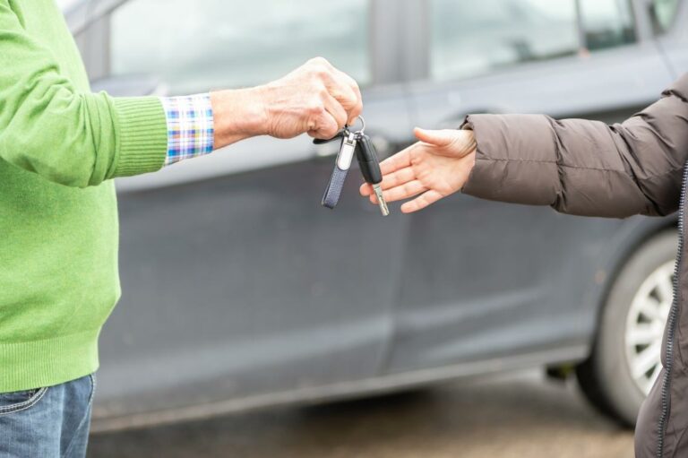 4 tips to find affordable car rental options