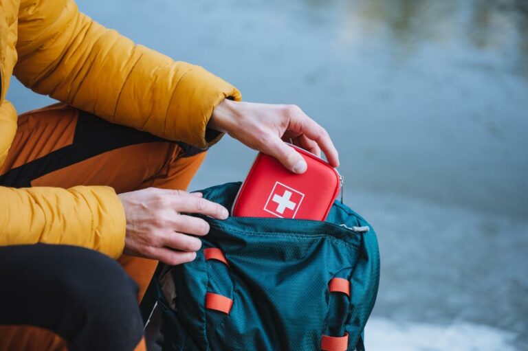 6 benefits of traveling with a first aid kit