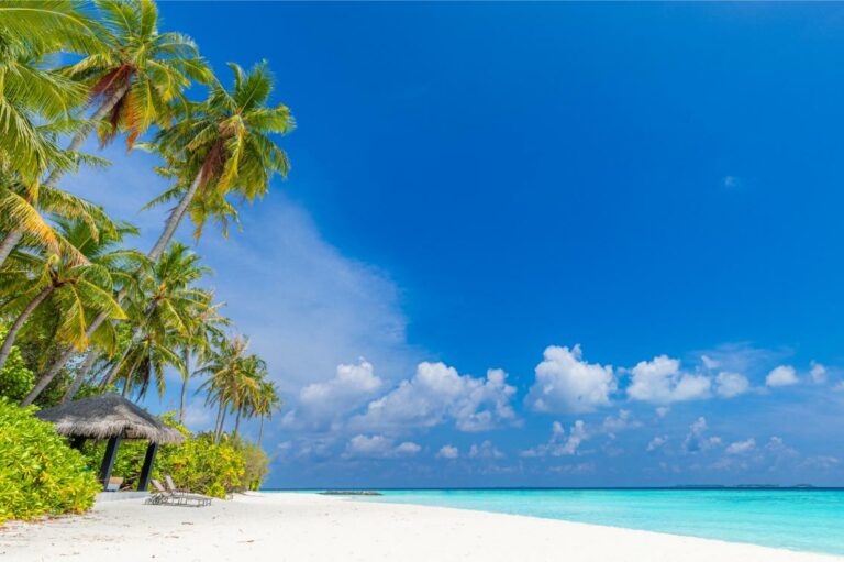 7 stunning tropical islands to visit