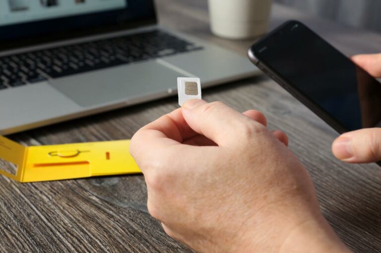 Different ways to stay connected while traveling abroad